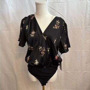 Haute Monde Black Floral Surplice Bodysuit Top NWT Size Medium